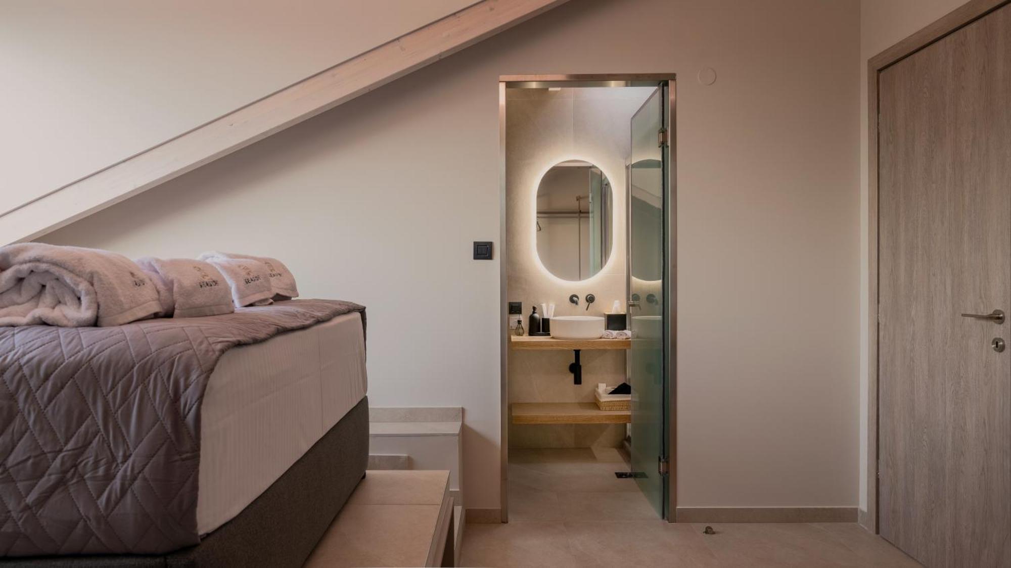 Seaside Serenity Apartment